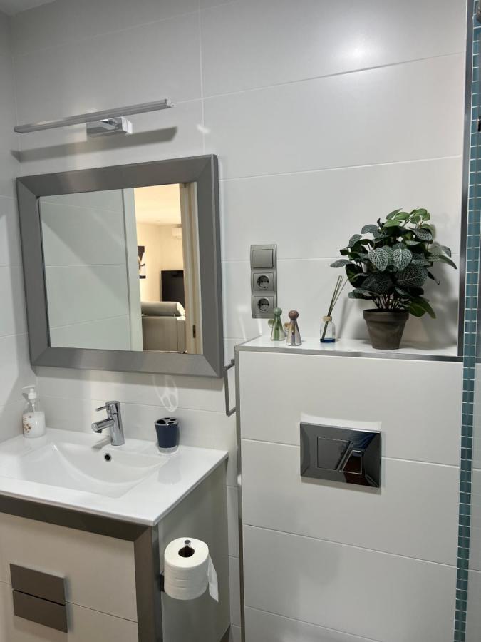Luxury 190M2 Amplio Apartamento Moderno Con Terraza En La Azotea De 50M2 Junto A La Playa, En El Centro De Torre Del Mar, Malaga, Modern Large Apartment With 50M2 Roof Terrace By The Beach, Right In The Center Of Torre Del Mar, Malaga Eksteriør bilde