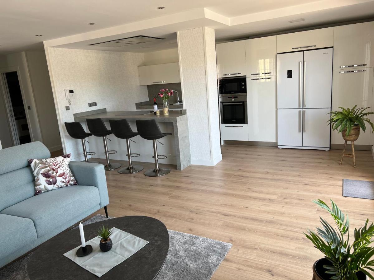 Luxury 190M2 Amplio Apartamento Moderno Con Terraza En La Azotea De 50M2 Junto A La Playa, En El Centro De Torre Del Mar, Malaga, Modern Large Apartment With 50M2 Roof Terrace By The Beach, Right In The Center Of Torre Del Mar, Malaga Eksteriør bilde