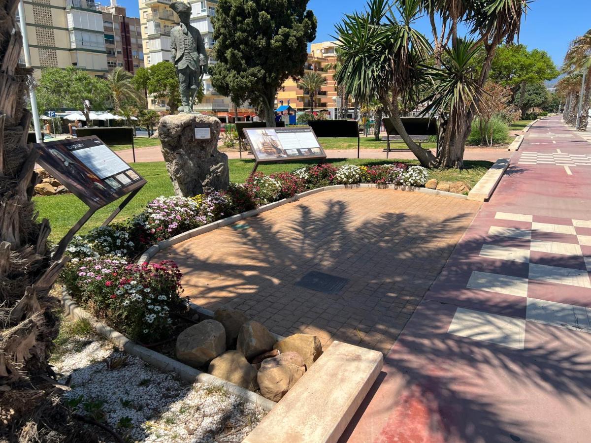 Luxury 190M2 Amplio Apartamento Moderno Con Terraza En La Azotea De 50M2 Junto A La Playa, En El Centro De Torre Del Mar, Malaga, Modern Large Apartment With 50M2 Roof Terrace By The Beach, Right In The Center Of Torre Del Mar, Malaga Eksteriør bilde